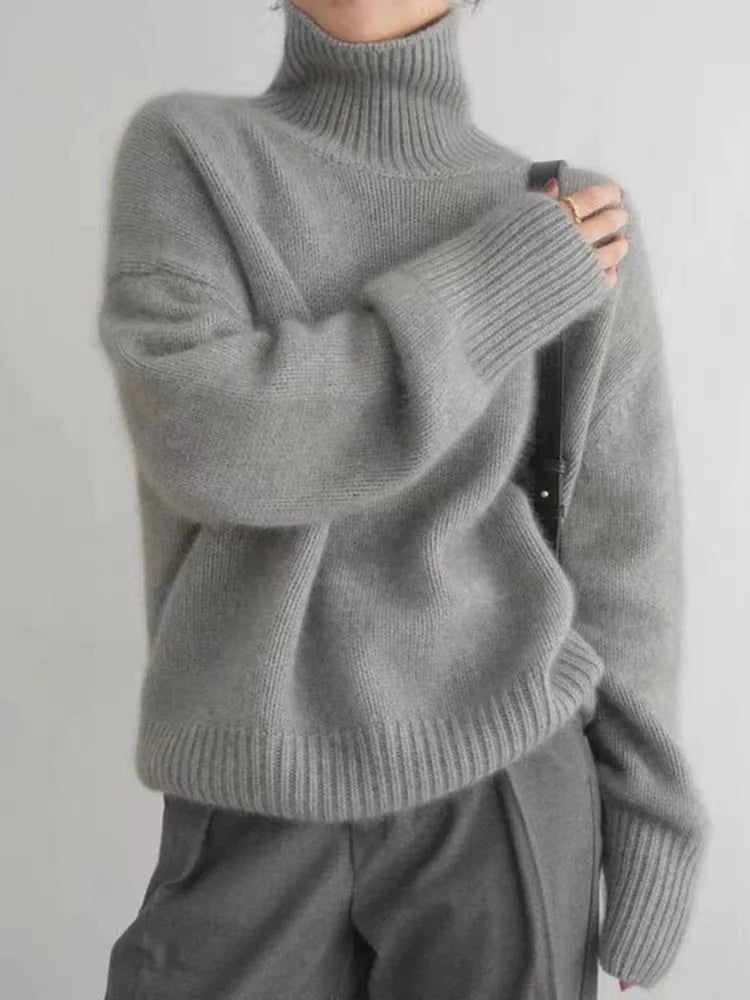 Lin Luxurious Turtleneck Sweater